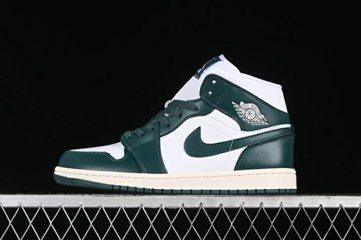 Picture of Air Jordan 1 MID _SKUfw18028382468382323fw